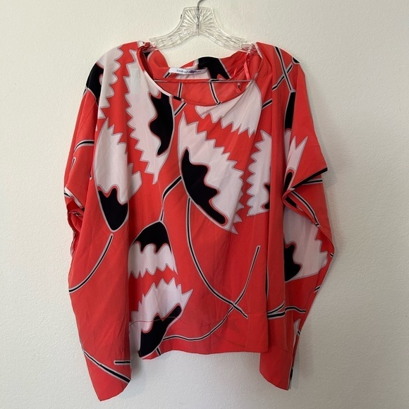 Diane von Furs ten berg Coral Floral Printed
Silk Oversized Hanky Tunic - Picture 1 of 8